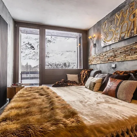 Industrial - Cielo Alto Ski-in E Ski-out Apartment Breuil-Cervinia