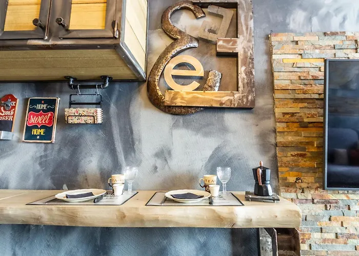 Hellochalet - Cervinia In Out - Industrial Family